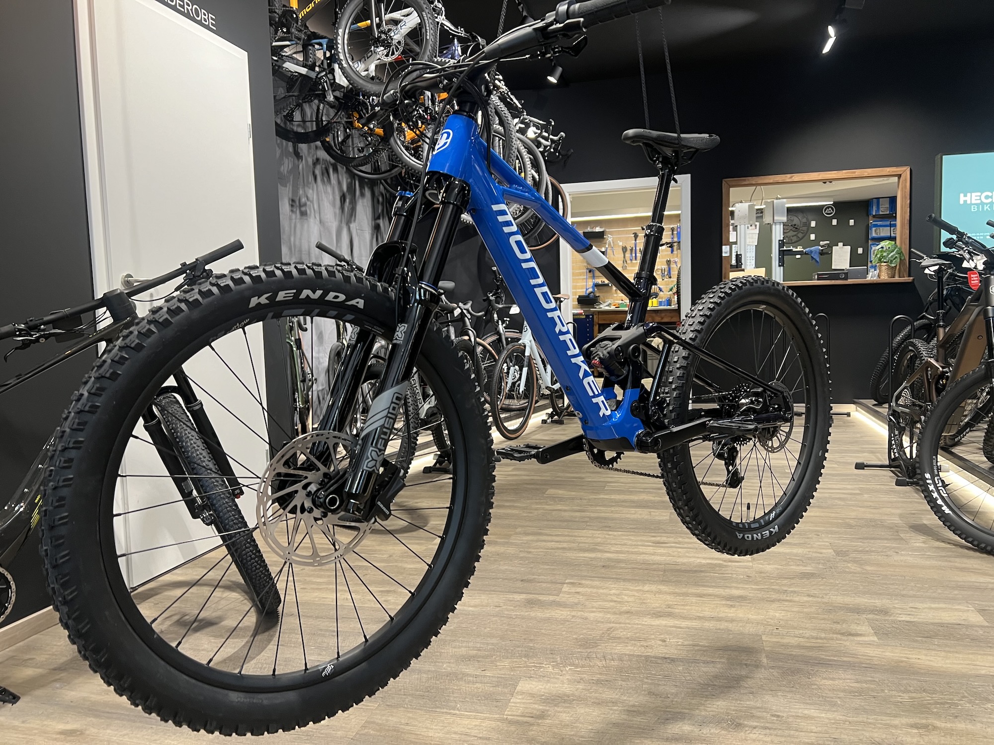 Mondraker F-Play Kinder eBike Fully mit Mahle X35 Motor